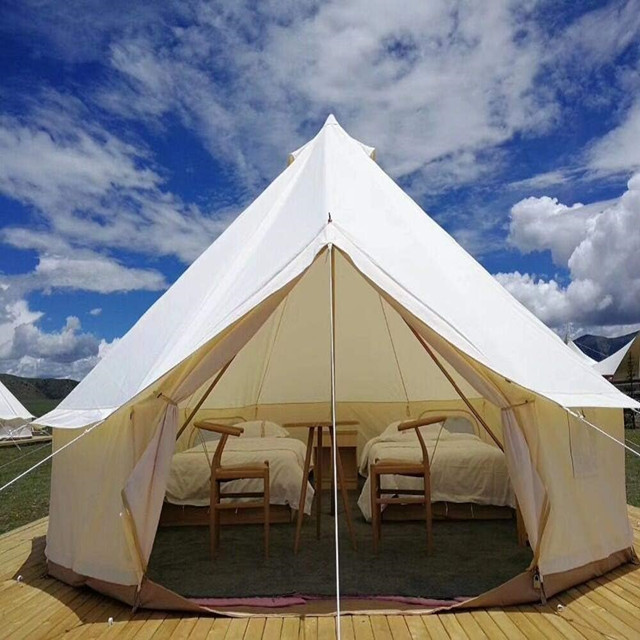 Tienda de campaña de lona con campana Glamping