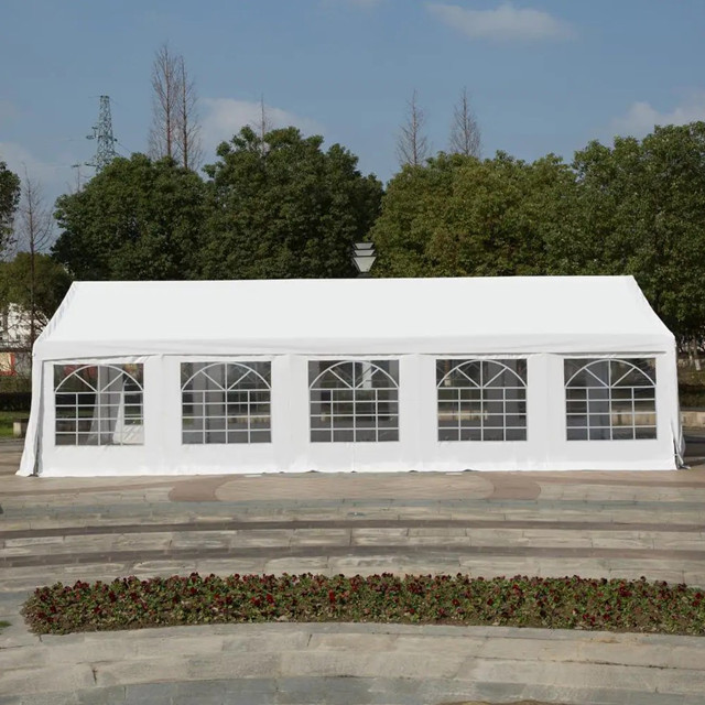 Carpa para fiestas con dosel al aire libre y ventanas laterales extraíbles